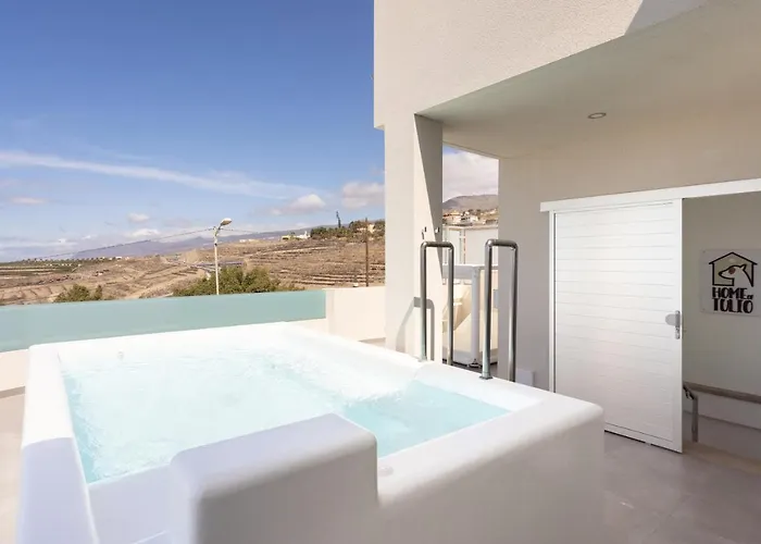 Pool Jacuzzi Of Tulio Semesterbostad *