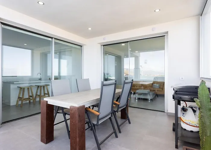 Semesterbostad Pool Jacuzzi Of Tulio *